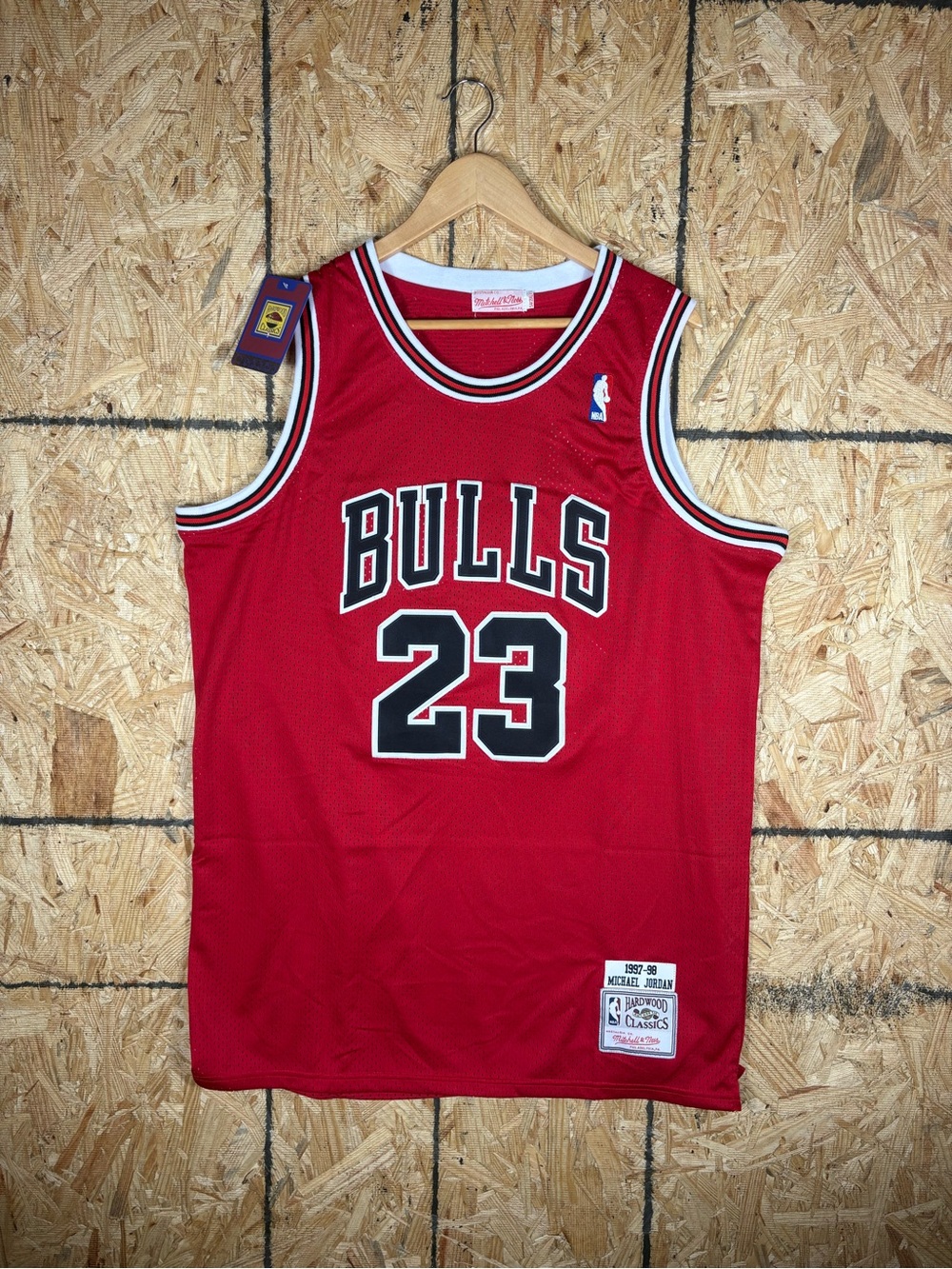 Mitchell & Ness Michael Jordan Chicago Bulls Red #23 Hardwood Classics Jersey